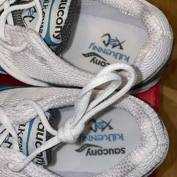 Saucony Women's White and Blue Running Shoes - Picture 8 of 11